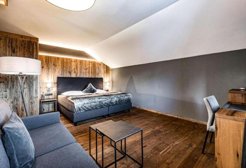 발코니가 있는 프리미엄 룸, Almmonte Sensum Suites Boutique