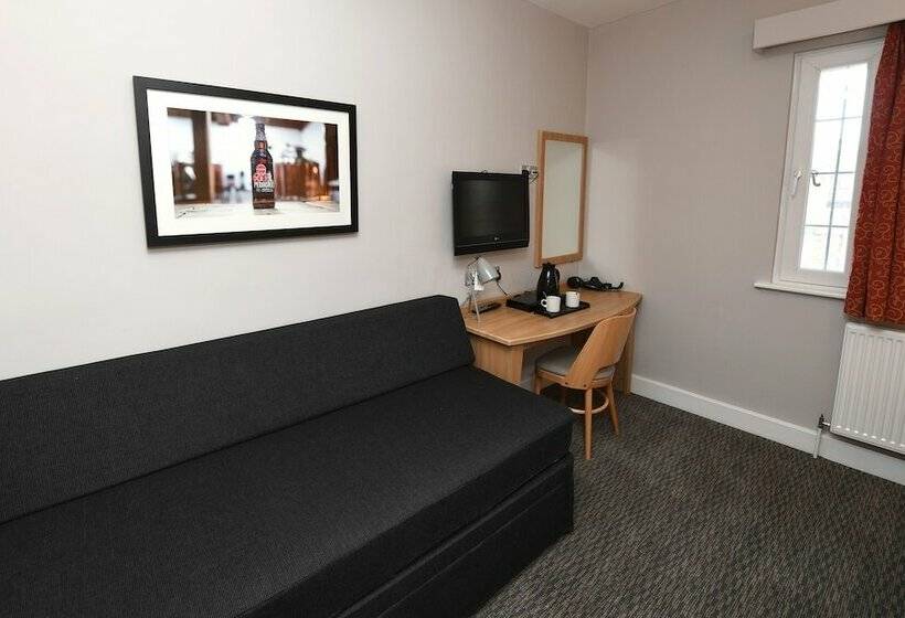 غرفة عائلية, Crown, Droitwich By Marston's Inns