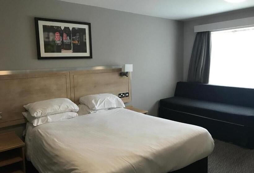 غرفة عائلية, Crown, Droitwich By Marston's Inns