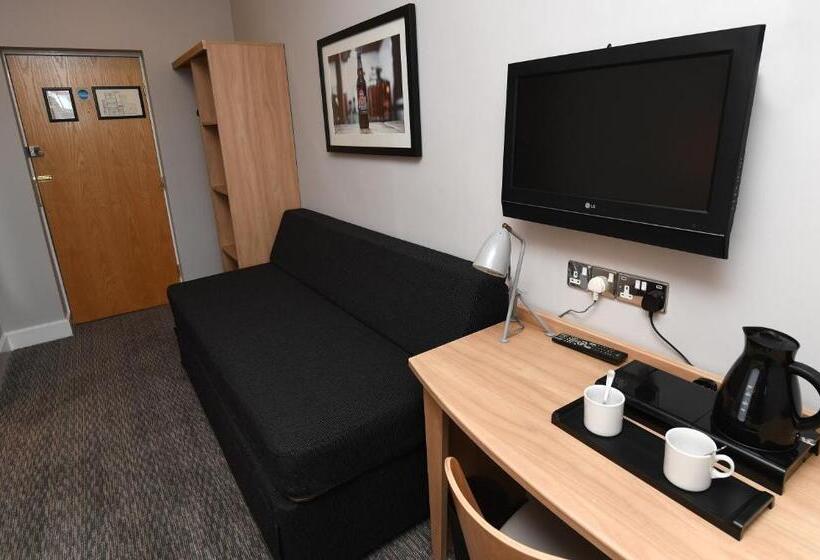 غرفة عائلية, Crown, Droitwich By Marston's Inns