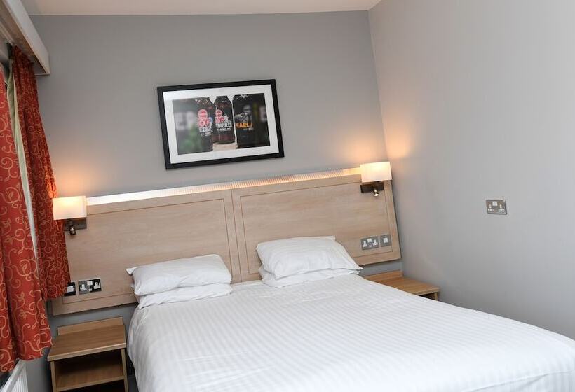 غرفة عائلية, Crown, Droitwich By Marston's Inns