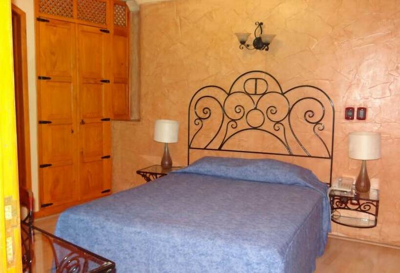 غرفة قياسية, Villa De Cortez