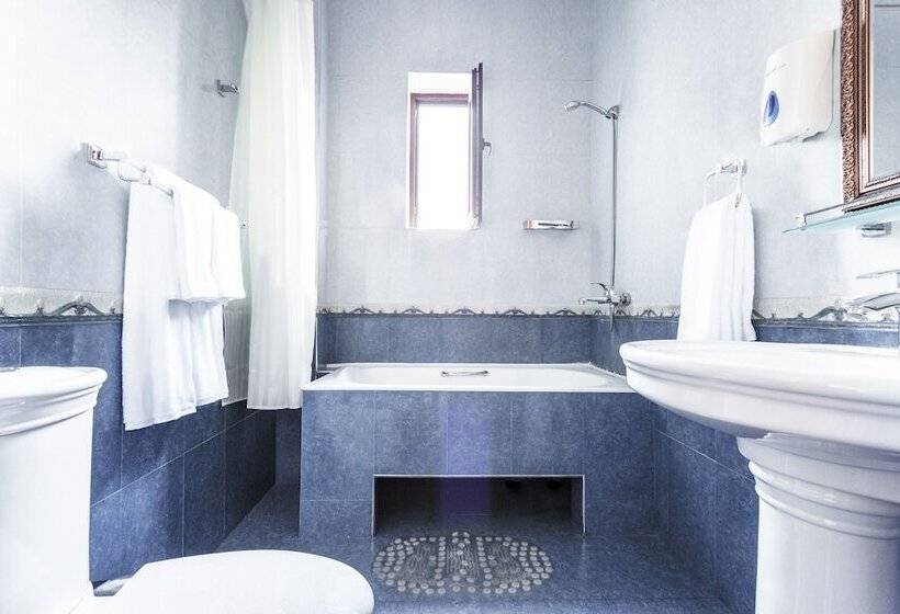 اتاق لوکس, Western Suites