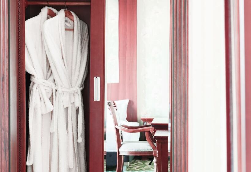 اتاق لوکس, Western Suites