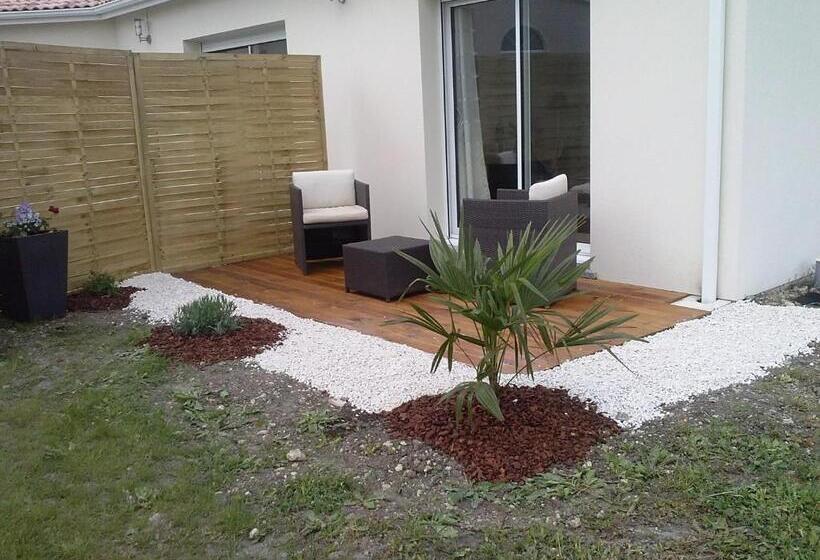 Люкс Вид на Бассейн, Chambre D'hôtes De L'estuaire De Blaye