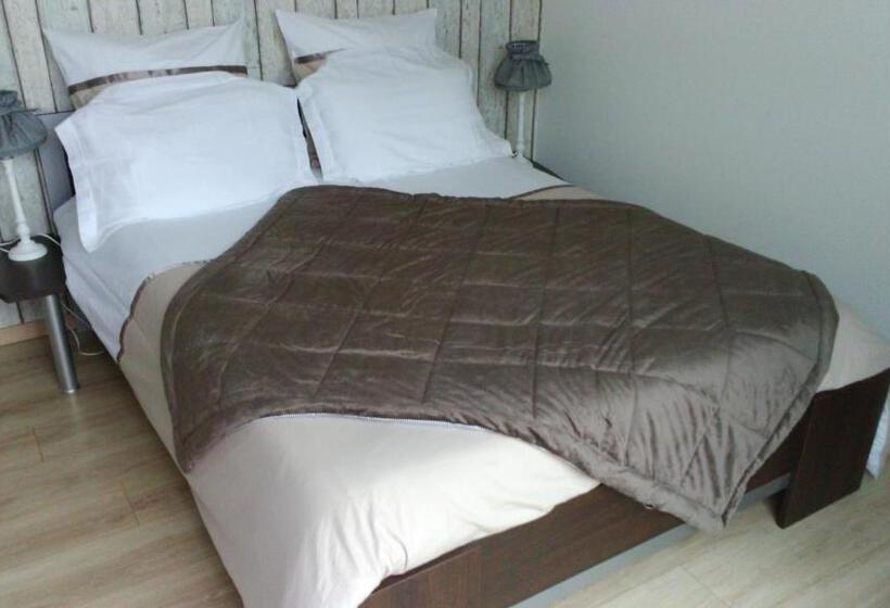 Люкс Вид на Бассейн, Chambre D'hôtes De L'estuaire De Blaye