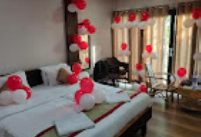 اتاق لوکس, Brahmaputra Jungle Resort