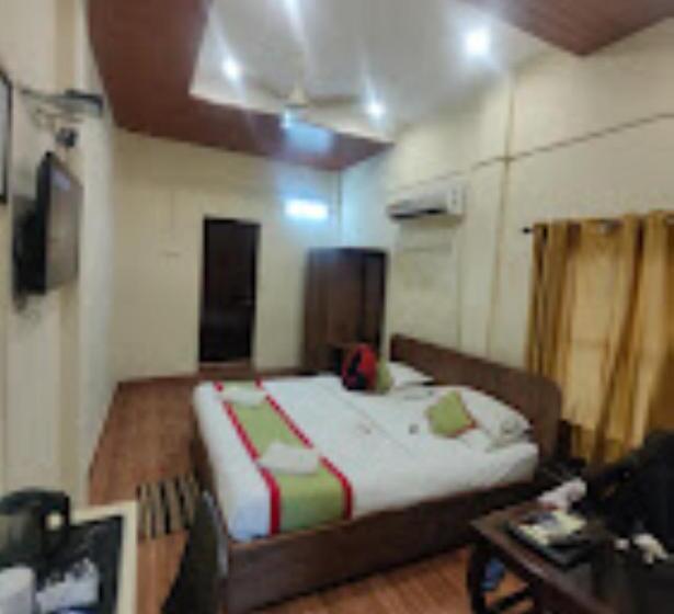 豪华房间, Brahmaputra Jungle Resort
