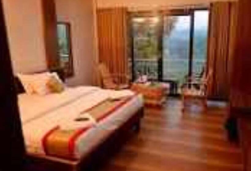 اتاق لوکس با تخت بزرگ, Brahmaputra Jungle Resort