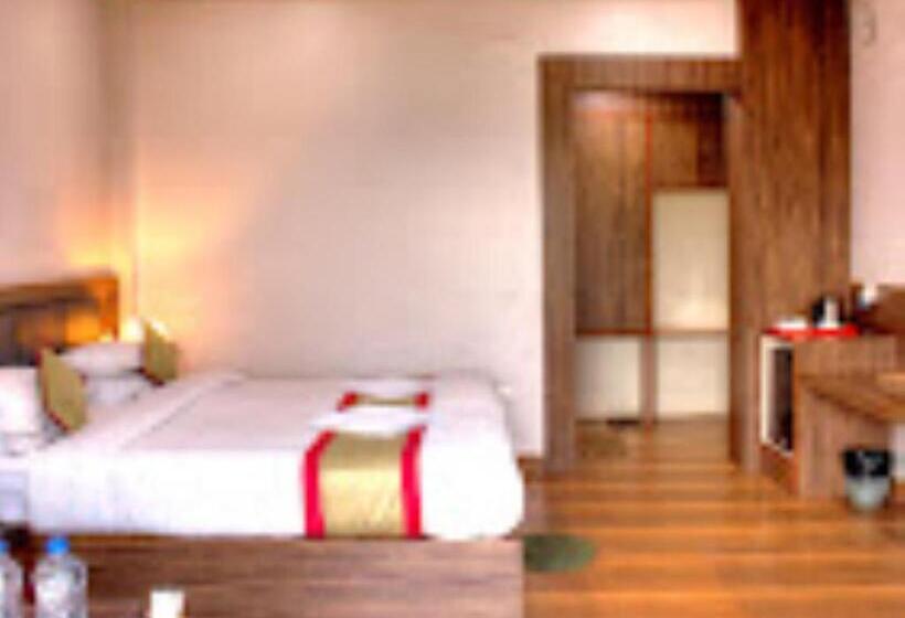 اتاق لوکس با تخت بزرگ, Brahmaputra Jungle Resort