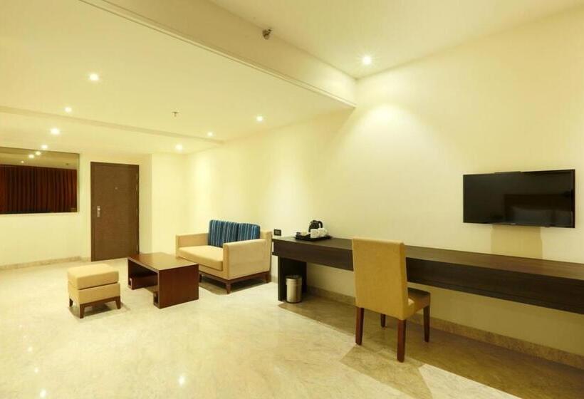 Студия Deluxe, Centrum Hotel By Brijwasi