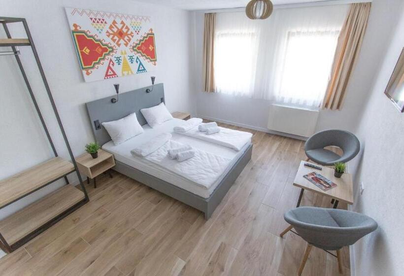 اتاق استاندارد, Hostel Kucha