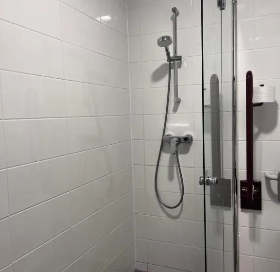 Huoneisto 1 Makuuhuone Pohjakerros, Ais Center