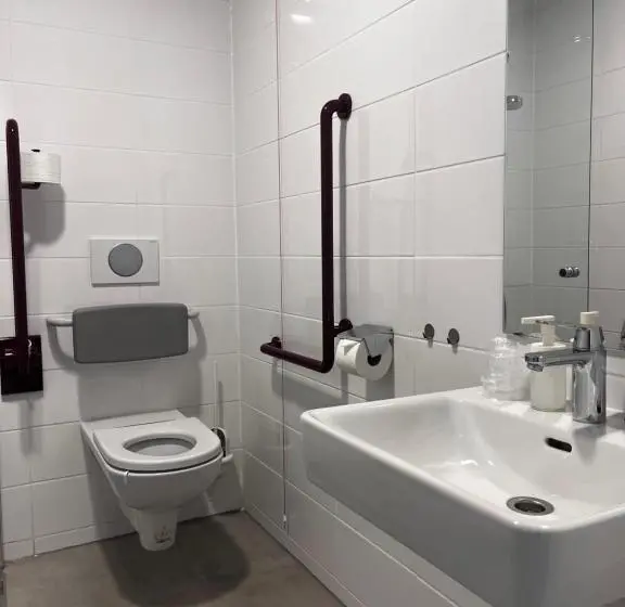 Huoneisto 1 Makuuhuone Pohjakerros, Ais Center