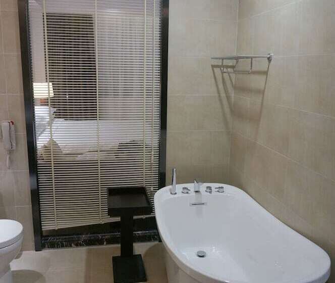 اتاق سوپریور, Atlantic Lumley