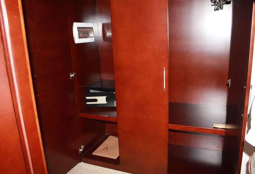 اتاق سوپریور, Atlantic Lumley