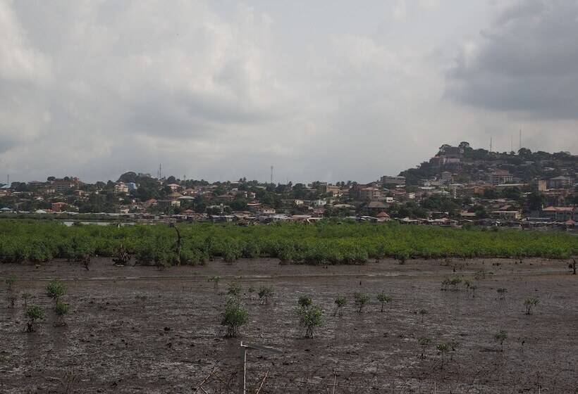 سوییت لوکس, Atlantic Lumley