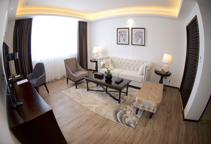 سوییت لوکس, Atlantic Lumley