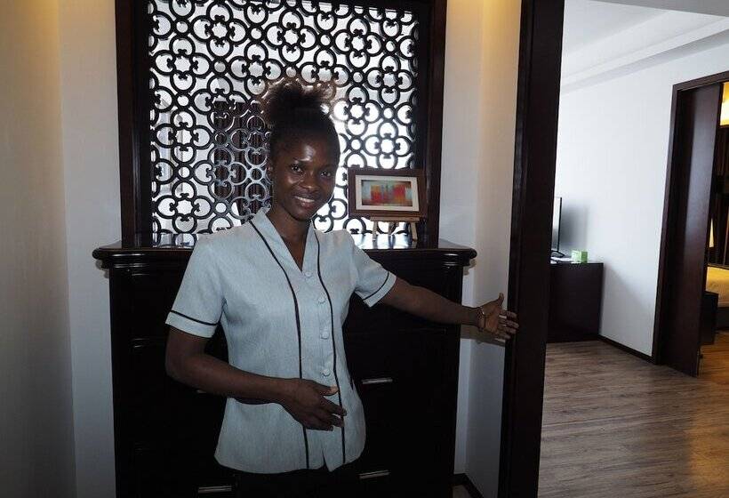 سوییت لوکس, Atlantic Lumley