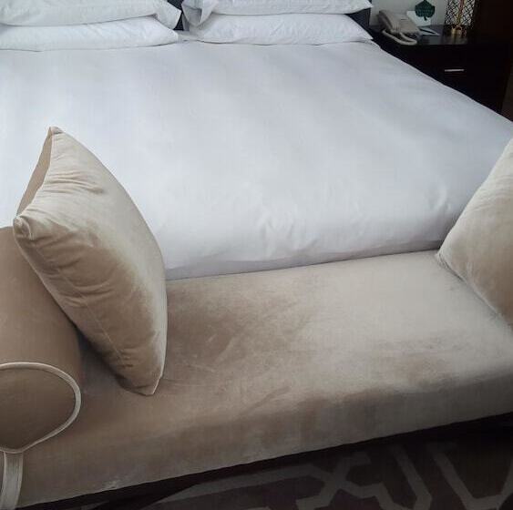 سوییت لوکس, Atlantic Lumley