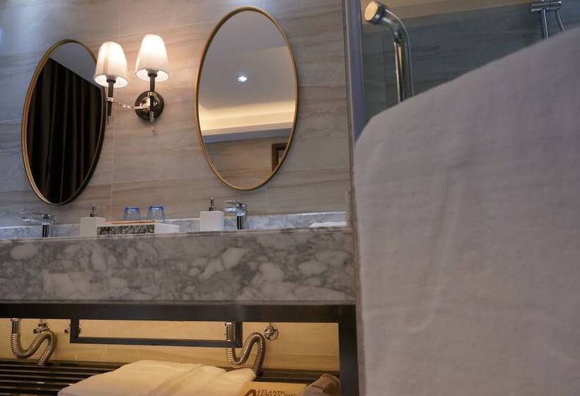 Deluxe Suite Sea View, Atlantic Lumley