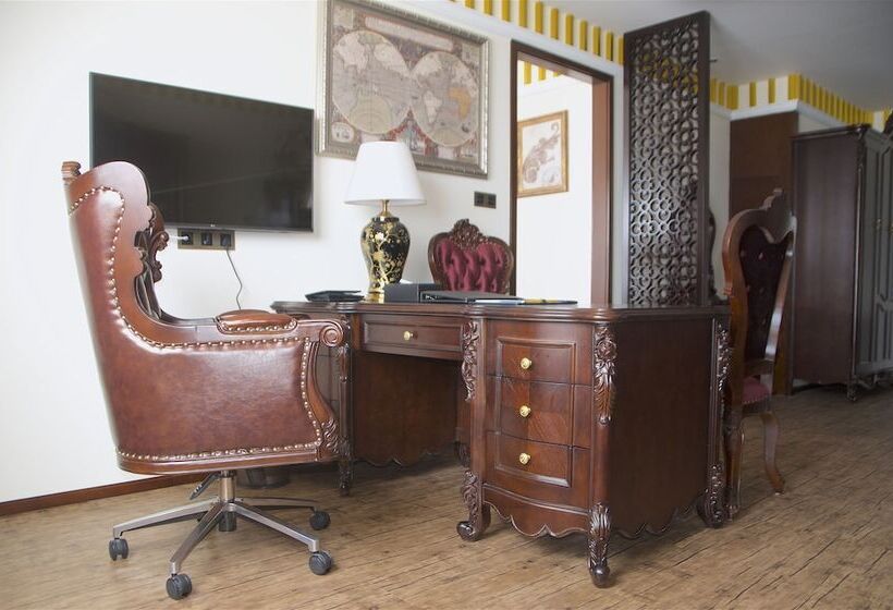 سوئیت پرزیدنت, Atlantic Lumley