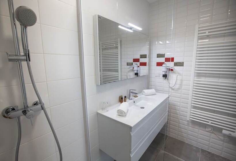 חדר סטנדרט, La Fabrique