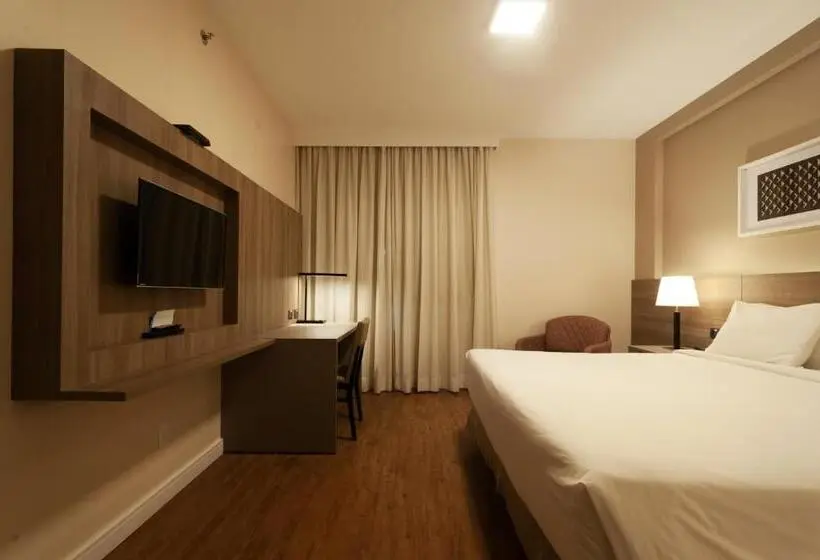 キングサイズベッドのスーペリアルーム, Radisson Hotel Anápolis
