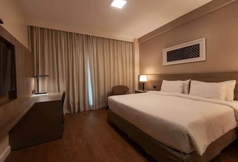 キングサイズベッドのスーペリアルーム, Radisson Hotel Anápolis