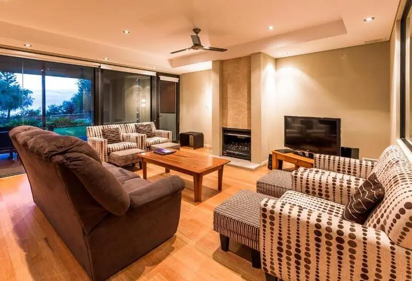 Villa 3 Makuuhuonetta, Regency Beach Club