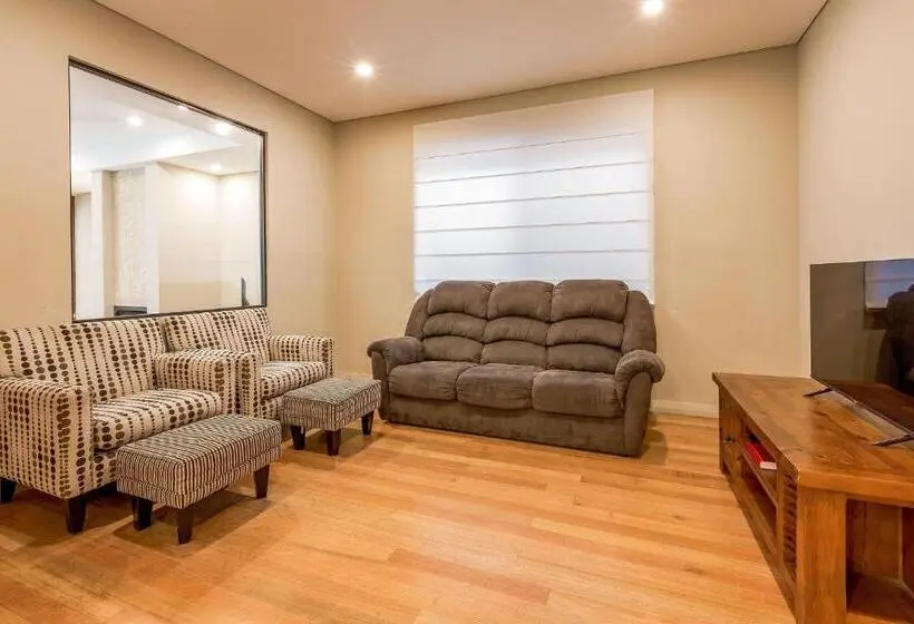 Villa 3 Makuuhuonetta, Regency Beach Club
