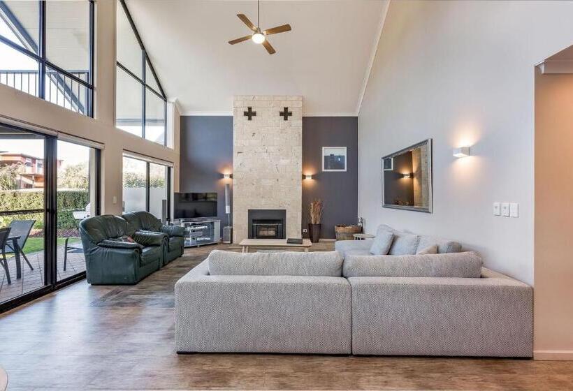 １ベッドルームハウス, Regency Beach Club