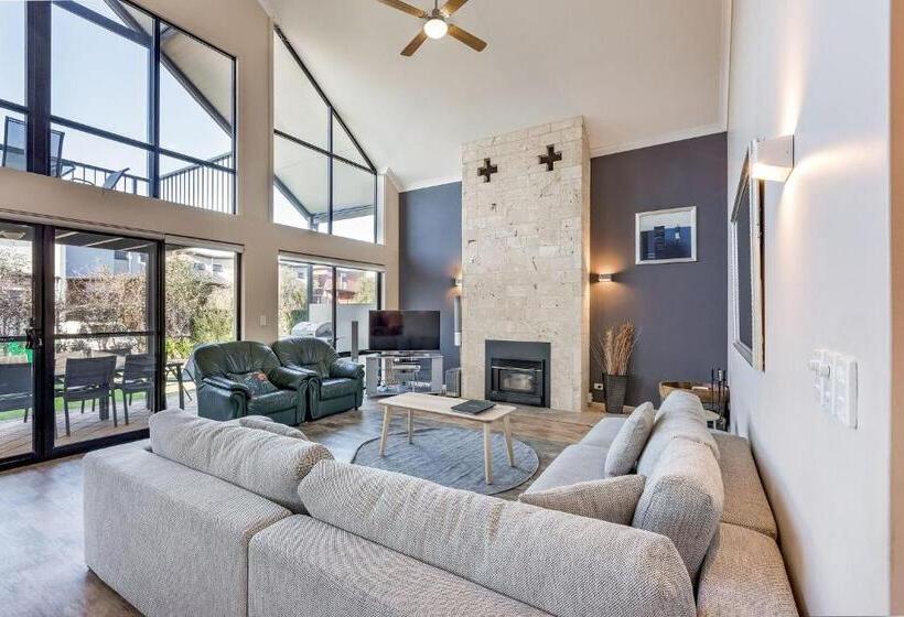 １ベッドルームハウス, Regency Beach Club