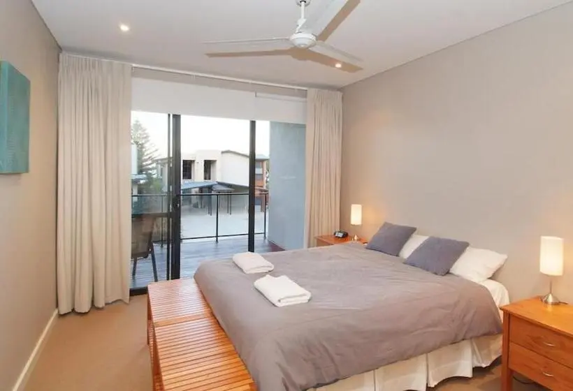 Villa 1 Makuuhuone, Regency Beach Club