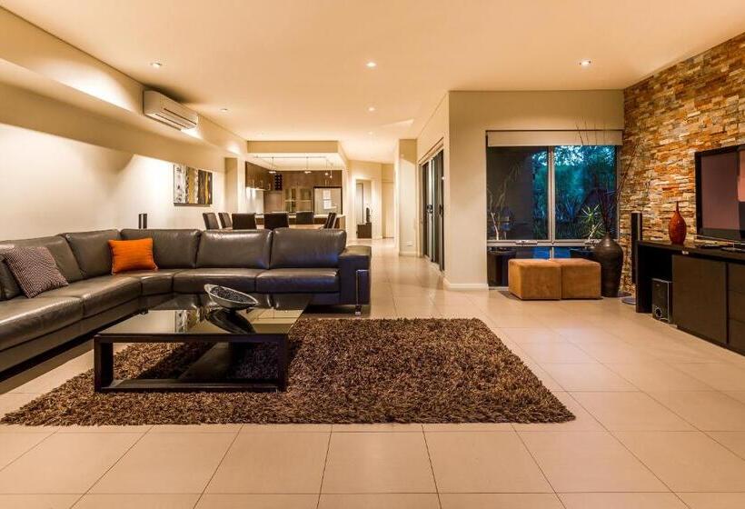 ４ベッドルームハウス, Regency Beach Club