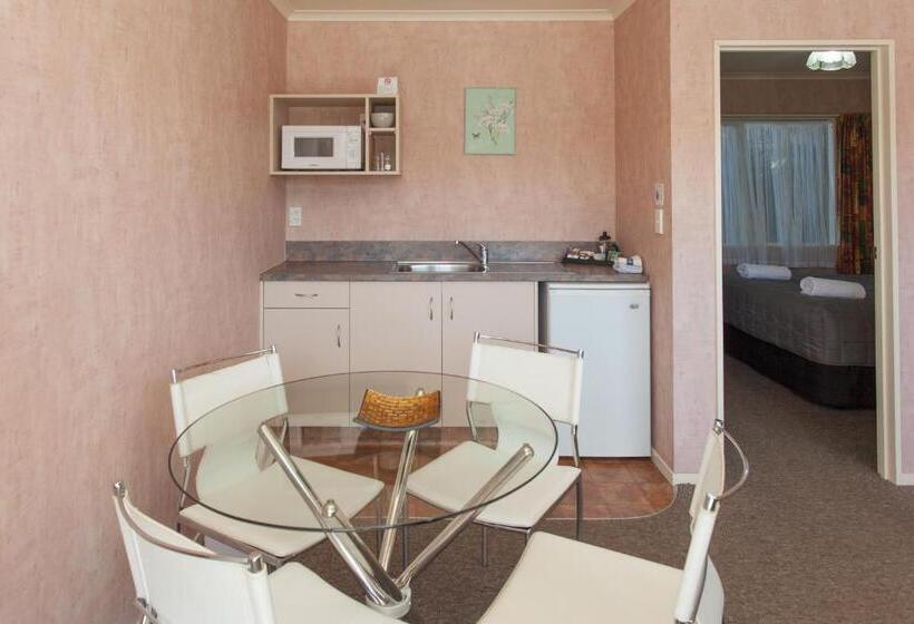 Семейный Номер, Motel Te Kuiti