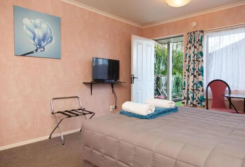 スタンダードスタジオ, Motel Te Kuiti