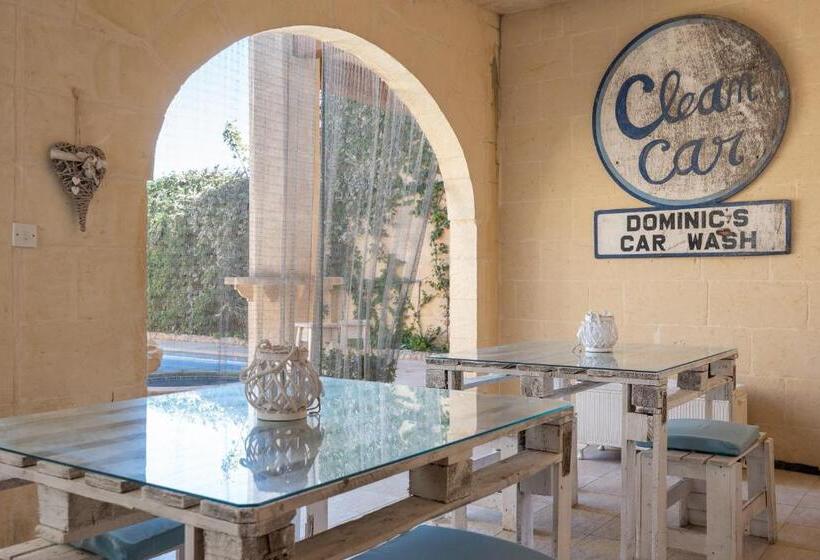 اتاق استاندارد با بالکن, Mood Farmhouse Mythology