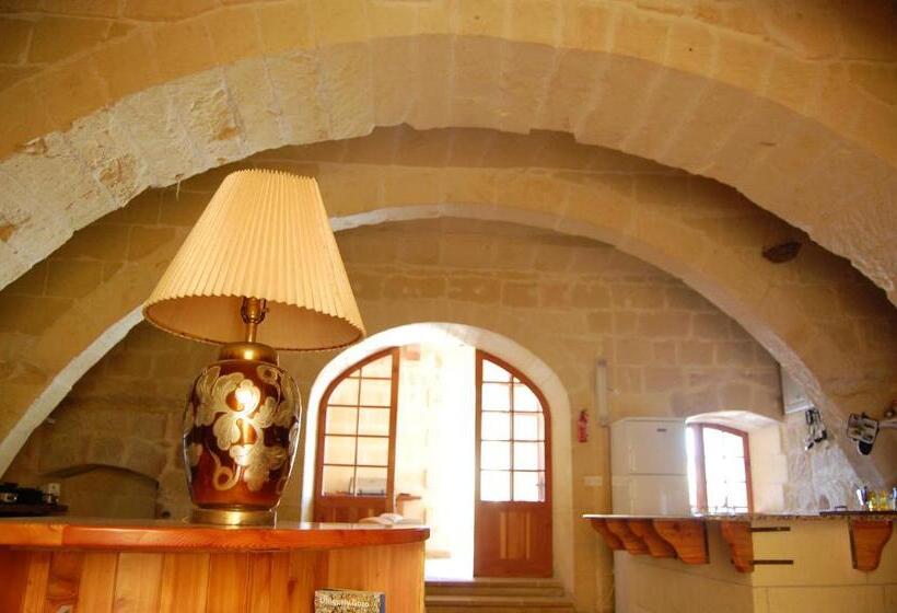 سوییت خانوادگی, Mood Farmhouse Mythology