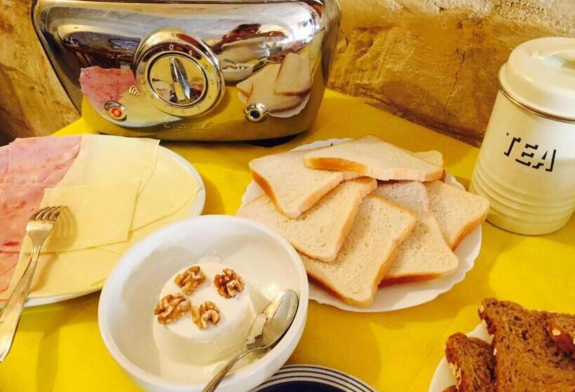 سوییت خانوادگی, Mood Farmhouse Mythology