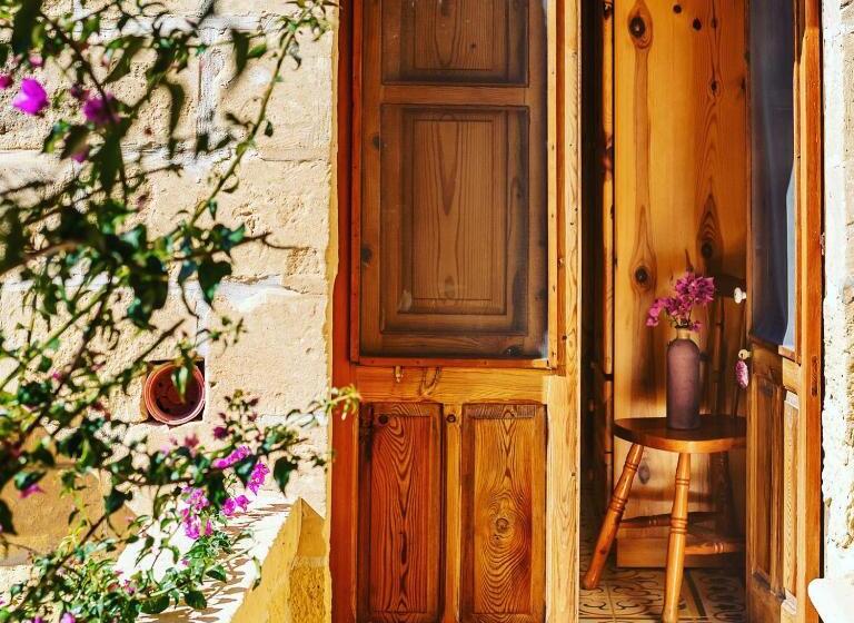 اتاق استاندارد, Mood Farmhouse Mythology