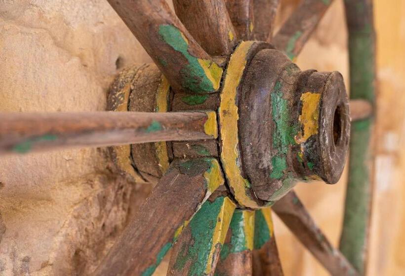 اتاق استاندارد با چشمانداز استخر, Mood Farmhouse Mythology