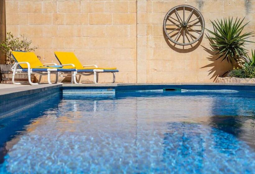 سوییت خانوادگی, Mood Farmhouse Mythology