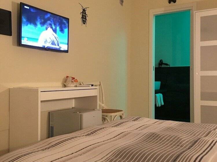 اتاق استاندارد سه نفره, Morra's Home