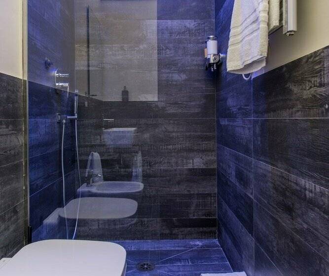 اتاق استاندارد چهار تخته, Morra's Home