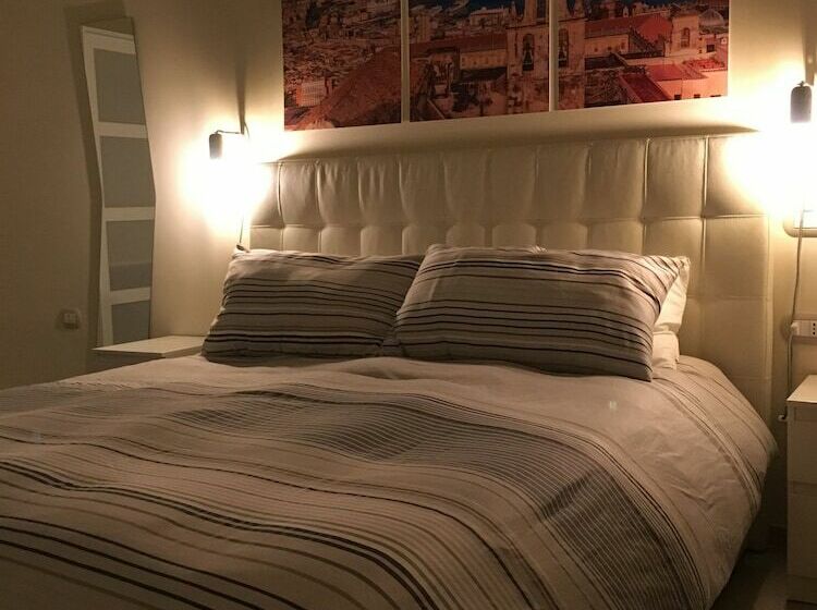 اتاق استاندارد سه نفره, Morra's Home