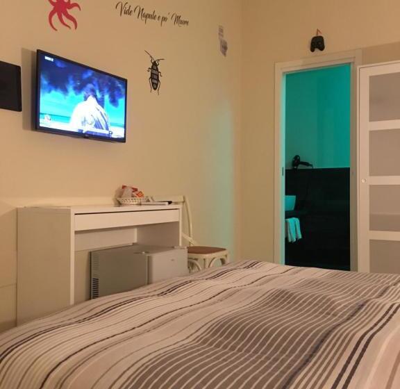 اتاق استاندارد, Morra's Home