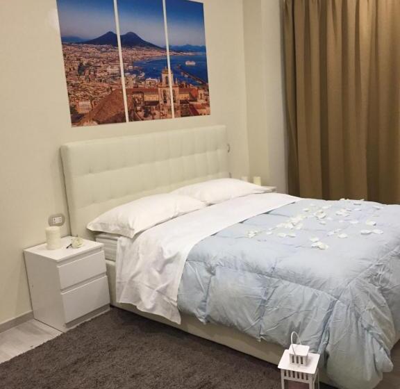 اتاق استاندارد, Morra's Home