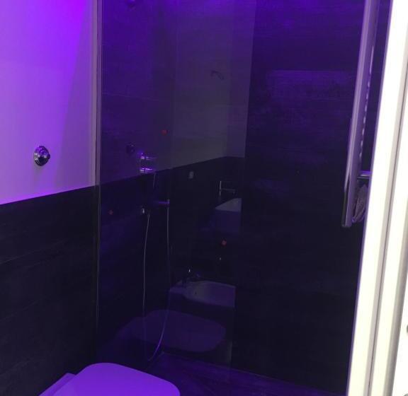 اتاق استاندارد, Morra's Home