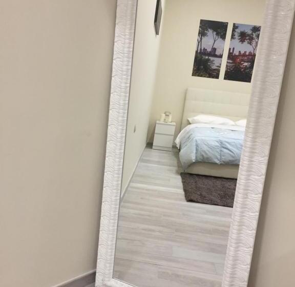 اتاق استاندارد چهار تخته, Morra's Home